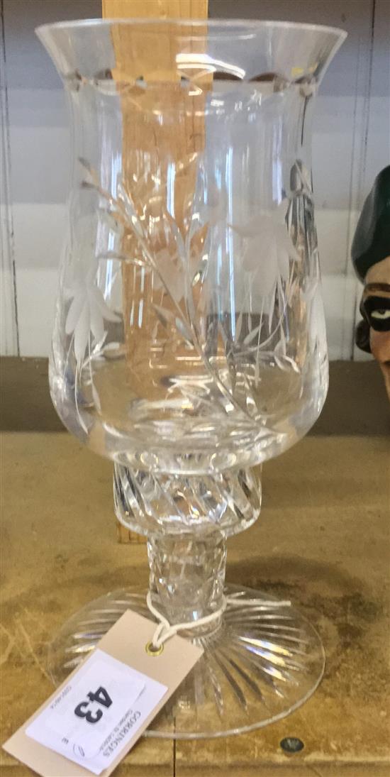 Cut glass hurricane lamp(-)